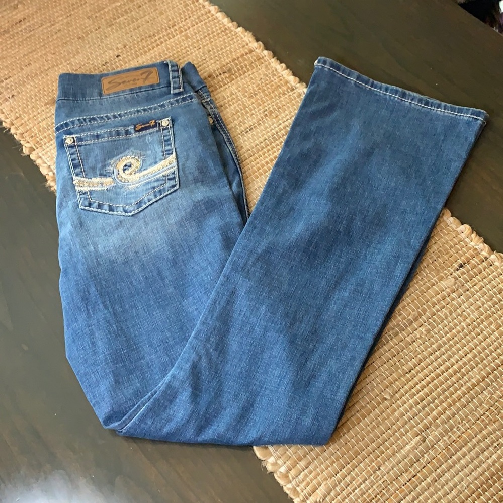 Seven7 Bootcut Jeans w/accented pockets Sz 10